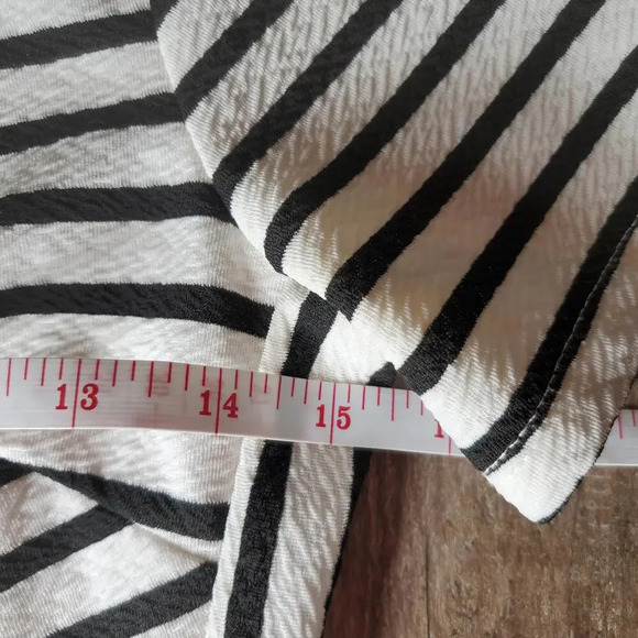 Soprano Stretchy Striped Fit & Flare Short Sleeve Dress Size XS White Black NWOT - Picture 6 of 16